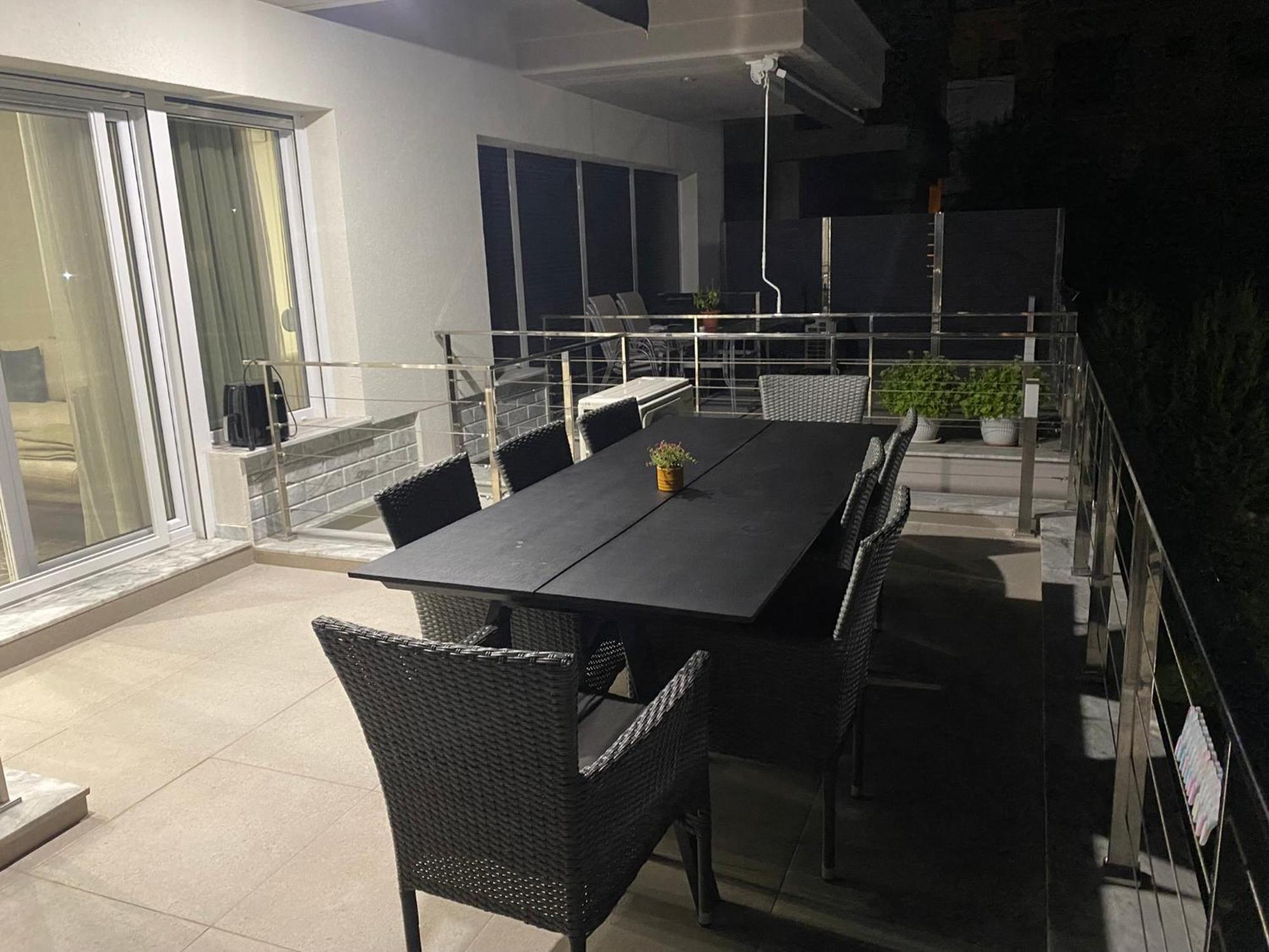 Apartment Lili's & Maxi's Nea Peramos (Macedonia)