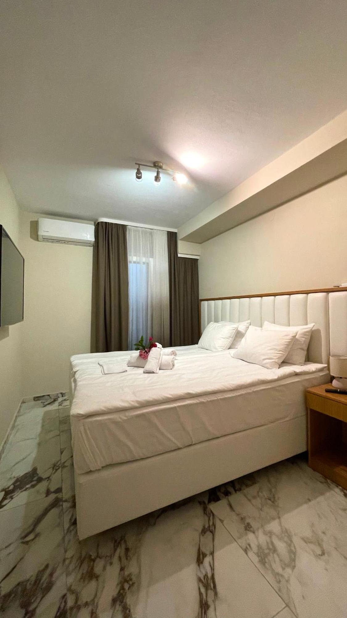 Apartment Lili's & Maxi's Nea Peramos (Macedonia)